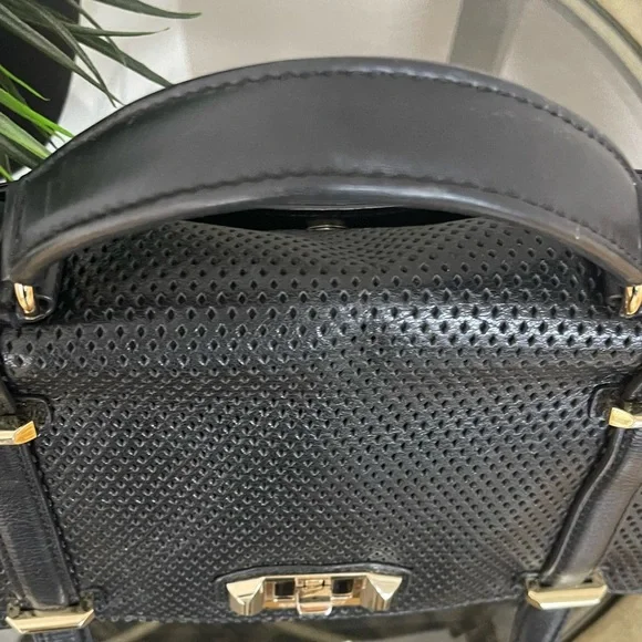 Rebecca Minkoff - Gorgeous Black leather Bag, Gold hardware, Crossbody Strap - Picture 13 of 14